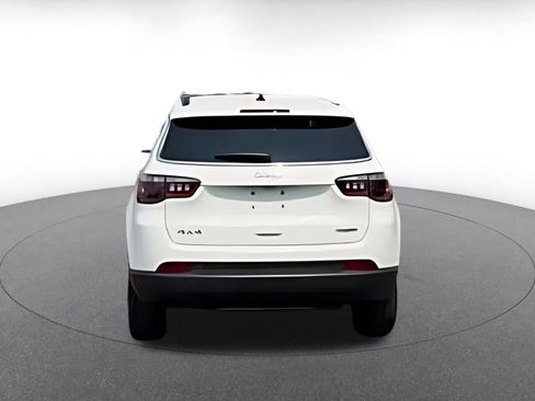 Used 2025 Subaru Ascent Premium AWD/4WD image 16