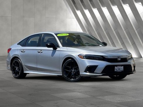 Used 2024 Honda Civic Sport image 2