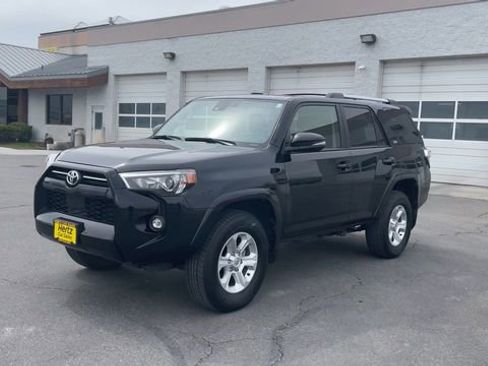 Used 2024 Toyota 4Runner SR5 Premium w/ Moonroof Package image 5