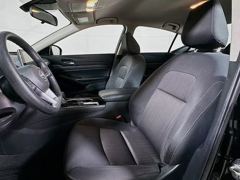 Used 2024 Nissan Altima 2.5 SV FWD image 11