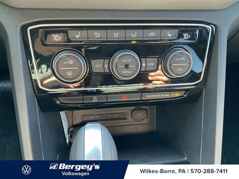 Used 2022 Volkswagen Atlas Cross Sport SE w/ Panoramic Sunroof Package AWD/4WD image 10