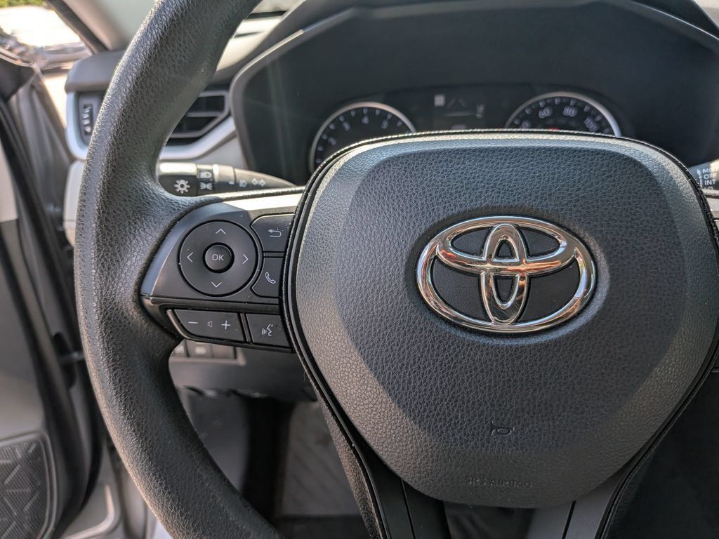 Used 2021 Toyota RAV4 XLE FWD image 14