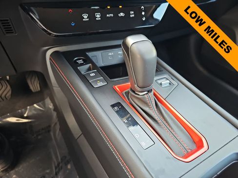 Used 2025 Nissan Kicks SR FWD image 21