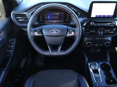 Used 2023 Ford Escape ST-Line image 9