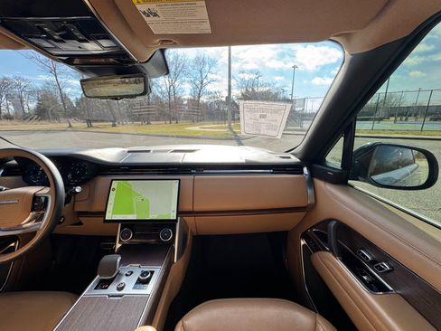 Used 2023 Land Rover Range Rover SE image 27