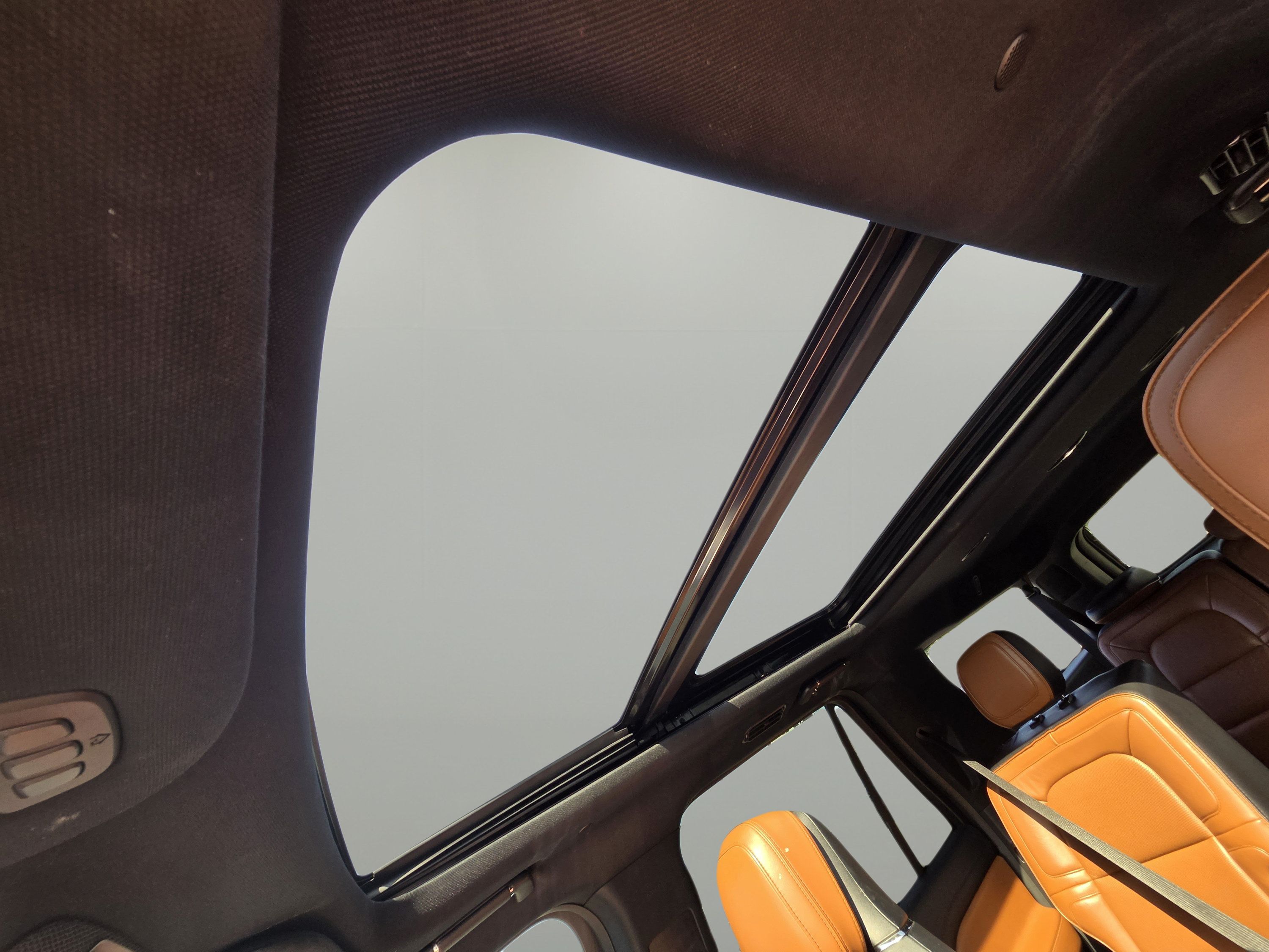 Used 2019 Lincoln Navigator L Reserve AWD/4WD image 17