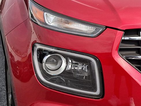 Certified 2023 Hyundai Venue Limited w/ Cargo Package image 9