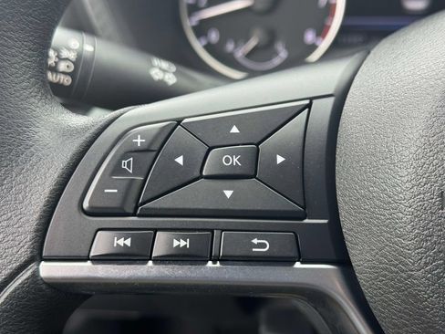 Used 2025 Nissan Sentra SV FWD image 19