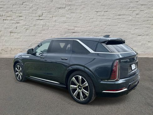 Certified 2025 Cadillac Escalade IQ Luxury 2 w/ LPO, Premium Carpet Package AWD/4WD image 3