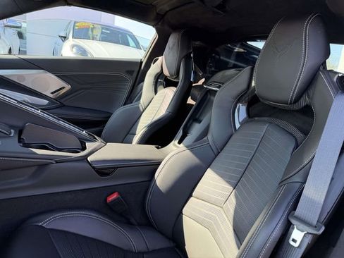 Used 2025 Chevrolet Corvette Z06 RWD image 12