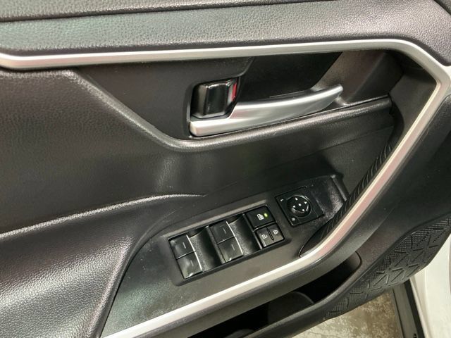 Used 2025 Toyota RAV4 XLE w/ Weather Package AWD/4WD image 16
