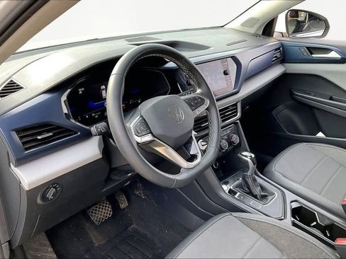 Used 2023 Volkswagen Taos SE image 12