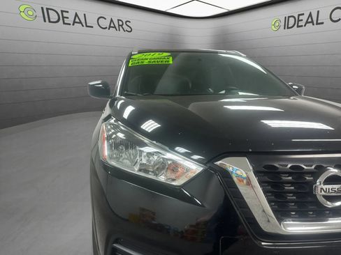 Used 2019 Nissan Kicks S FWD image 9