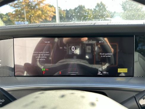 New 2025 Volkswagen Tiguan SE image 15