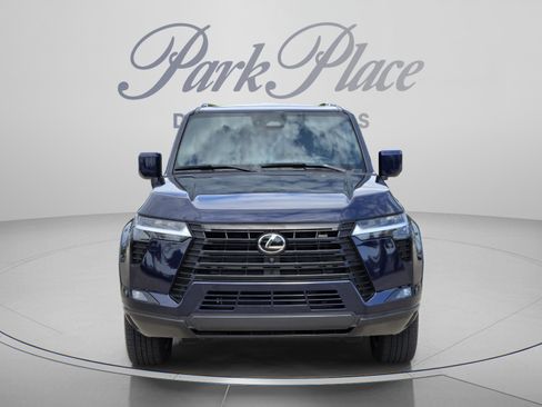 Used 2025 Lexus GX 550 w/ Cold Area Package AWD/4WD image 8