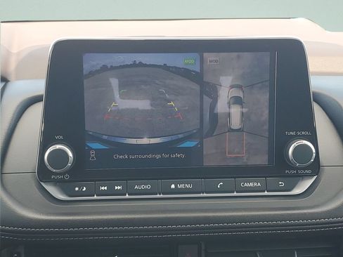 Used 2023 Nissan Rogue SL FWD image 18