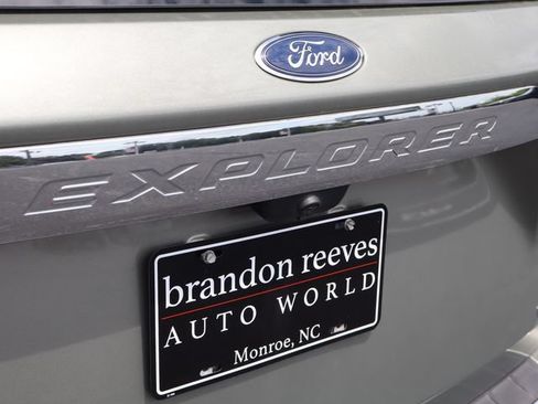 Used 2020 Ford Explorer Limited RWD image 50