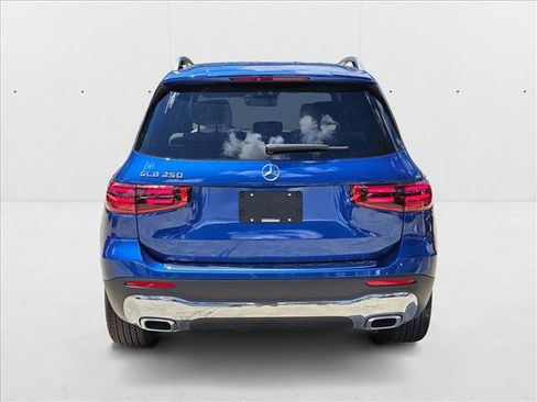 New 2026 Mercedes-Benz GLB 250 image 8