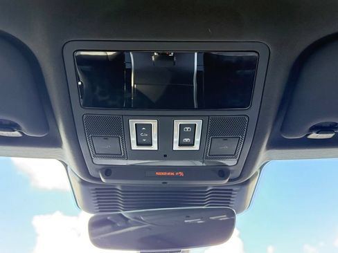 Certified 2026 Land Rover Range Rover Evoque Dynamic SE AWD/4WD image 28