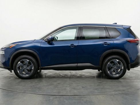 Used 2025 Nissan Rogue SV image 5