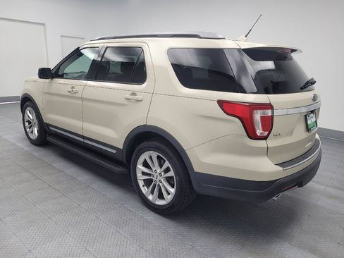 Used 2018 Ford Explorer XLT w/ Equipment Group 202A image 5