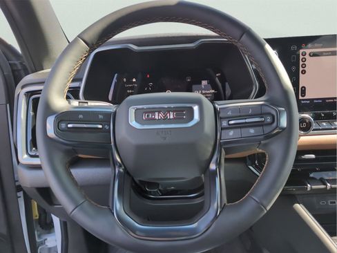 Used 2026 GMC Canyon AT4 w/ Technology Plus Package image 19