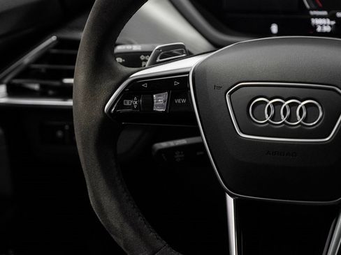 Used 2024 Audi e-tron GT Prestige image 23