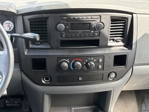 Used 2009 Dodge Ram 2500 Truck SXT AWD/4WD image 10