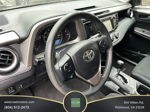 Used 2016 Toyota RAV4 LE FWD image 9