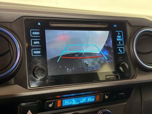 Used 2016 Toyota Tacoma TRD Sport image 25