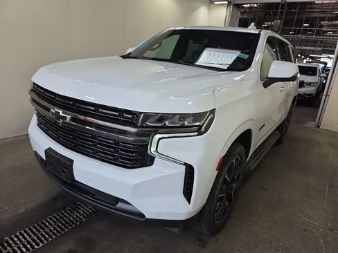 Used 2021 Chevrolet Tahoe RST w/ Luxury Package AWD/4WD image 4