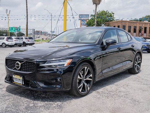 Used 2024 Volvo S60 B5 Core FWD image 9