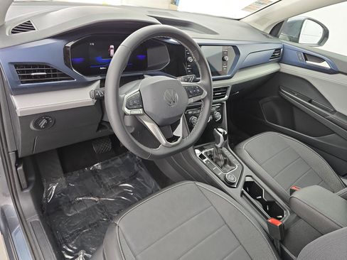 Certified 2024 Volkswagen Taos SE image 15