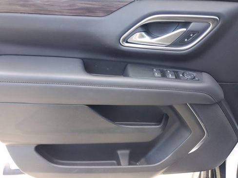 Used 2022 Chevrolet Suburban LS image 19