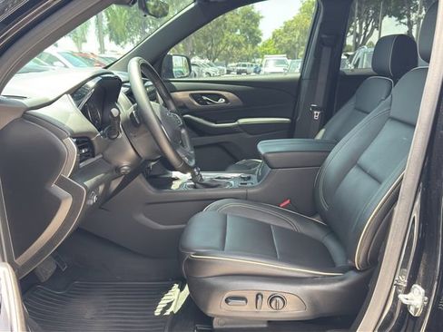 Used 2023 Chevrolet Traverse Premier w/ Redline Edition AWD/4WD image 12