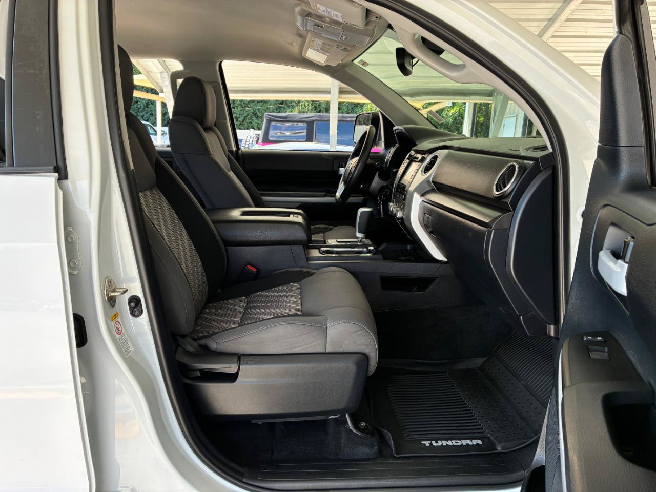 Used 2019 Toyota Tundra SR5 w/ SR5 Upgrade Package AWD/4WD image 14