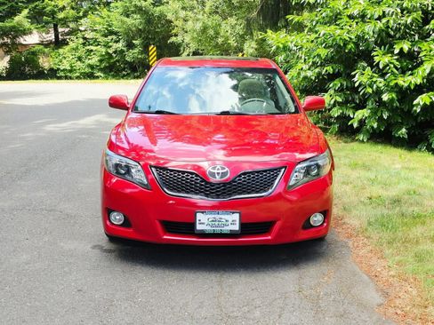 Used 2011 Toyota Camry XLE FWD image 8