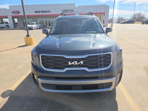 Used 2024 Kia Telluride S w/ S Sunroof Package image 2
