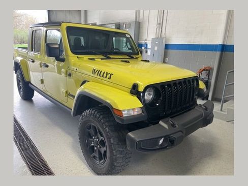 Used 2023 Jeep Gladiator Willys image 1