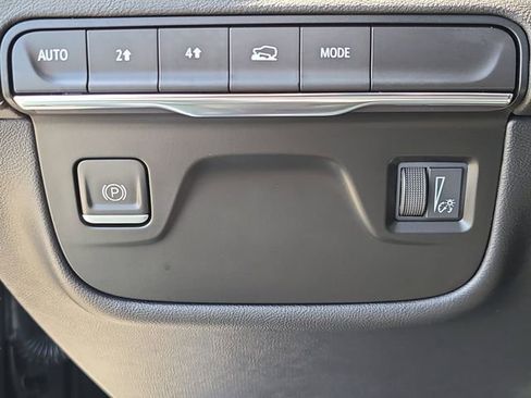 Used 2023 Cadillac Escalade Premium Luxury AWD/4WD image 24