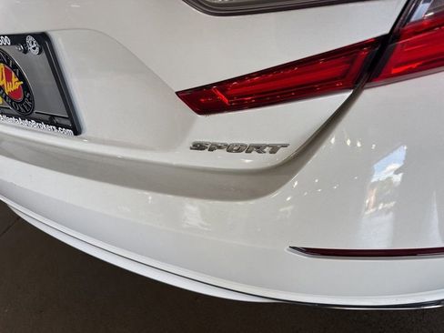 Used 2018 Honda Accord Sport image 18