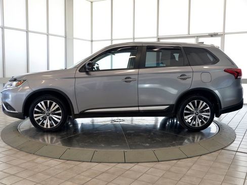 Used 2019 Mitsubishi Outlander ES FWD image 5