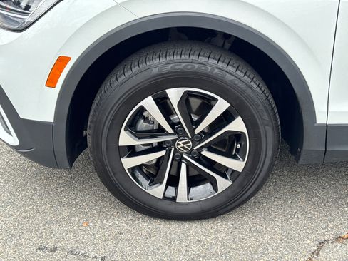 Used 2024 Volkswagen Tiguan S image 10