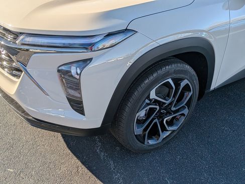 New 2026 Chevrolet Trax RS w/ Sunroof Package image 10