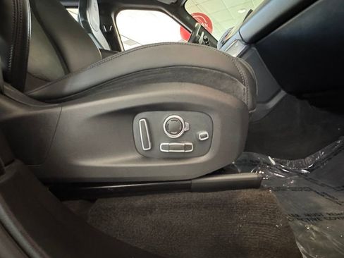 Used 2022 Land Rover Range Rover Sport SVR image 31