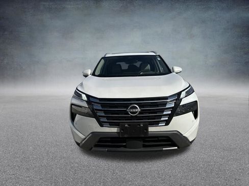 Used 2025 Nissan Rogue SL w/ SL Premium Package image 39