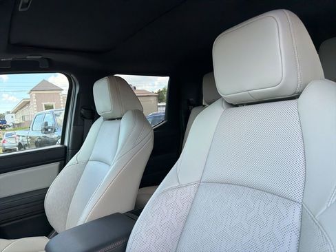 Used 2024 Toyota Tacoma Limited w/ Limited Package (LT) image 9