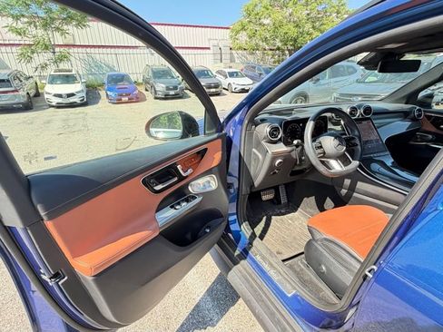 Used 2023 Mercedes-Benz GLC 300 4MATIC w/ Pinnacle Trim Package image 17