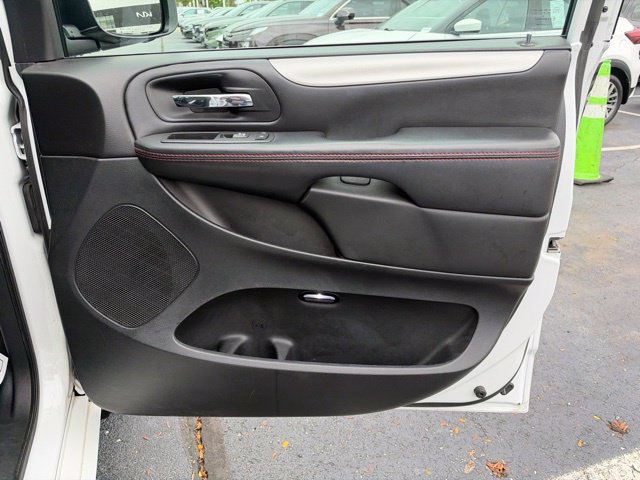 Used 2018 Dodge Grand Caravan GT FWD image 30