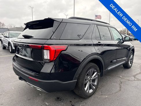 Used 2025 Ford Explorer Active w/ Active Comfort Package image 6
